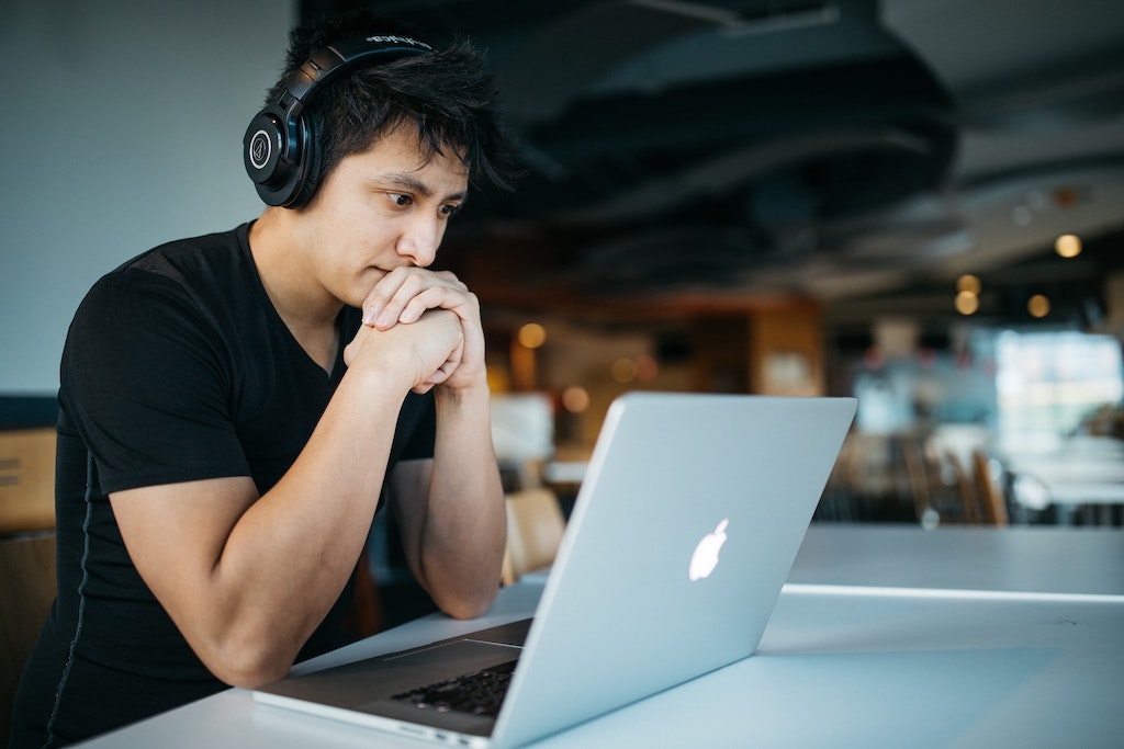 How to Focus Better at Work in Stressful Times